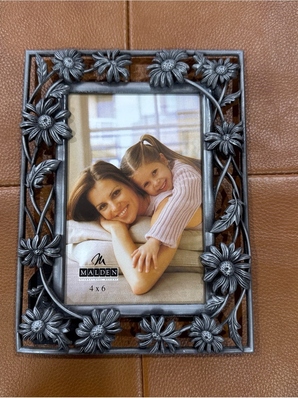 Malden Silver Floral 4x6 Photo Frame - Ornate Daisy Design